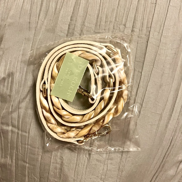 Bandolier iPhone 13 ProMax case and strap - NWT - Picture 4 of 5